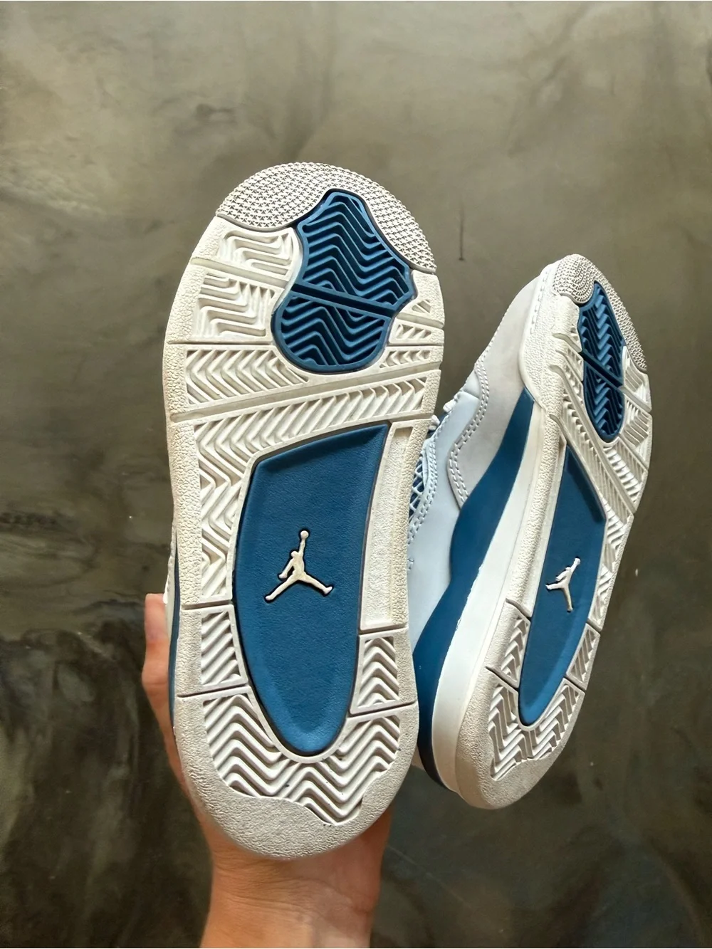 Air Jordan 4 Retro Military Blue